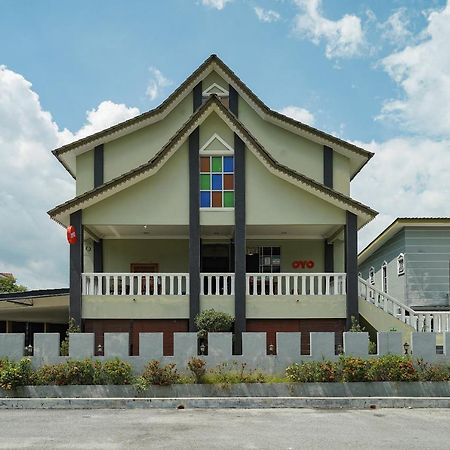 Oyo 90451 Bangi Moya Guesthouse Exterior foto