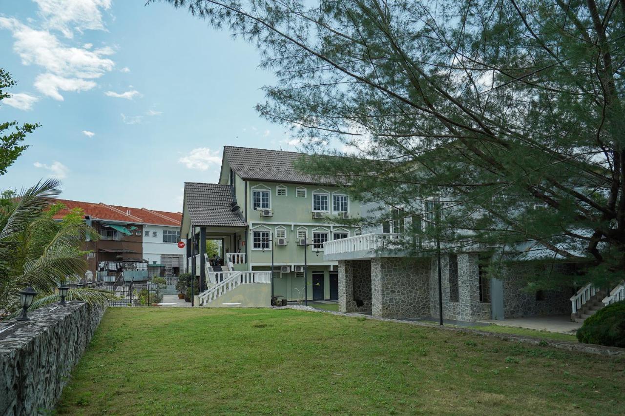 Oyo 90451 Bangi Moya Guesthouse Exterior foto